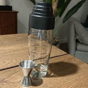 Cocktails shaker and mesure